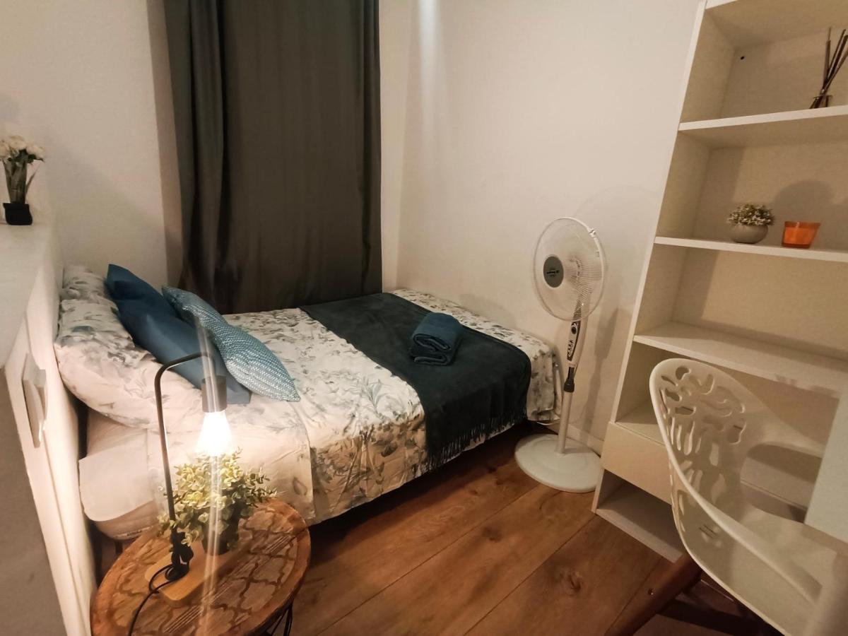 Private Rooms In Gothic Barcelona Buitenkant foto